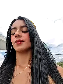 Juliana Xander online show from 10.28.25