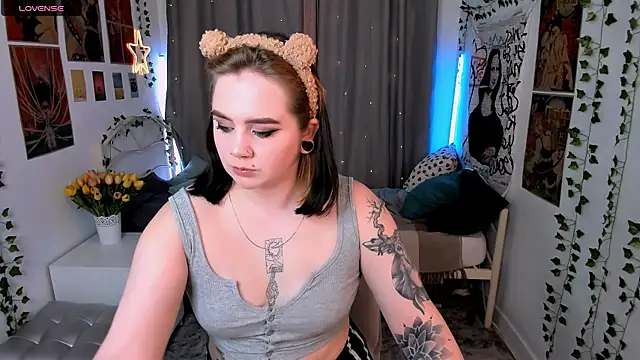 lunaalli online show from 11.06.25