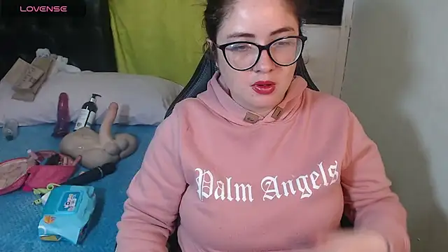 Snapshot of KrystalAdams chatting on 04.25.26 KrystalAdams online show from 04.25.26