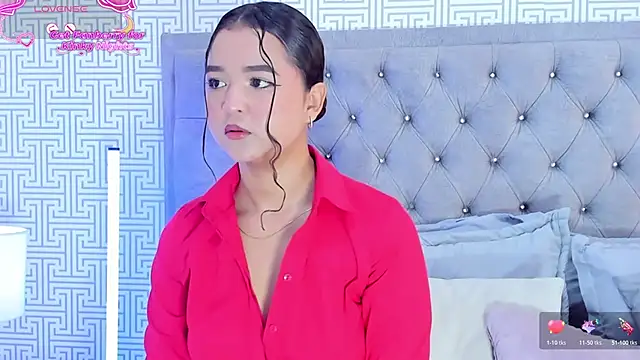 Evaa Lunna  online show from 12.04.25