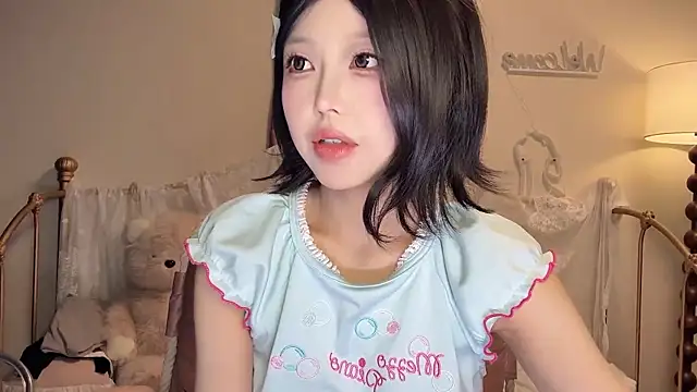 Snapshot of kiraa-0051 chatting on 11.12.25 kiraa-0051 online show from 11.12.25