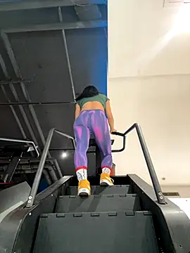 Snapshot of Ninazhang chatting on 10.26.25 Ninazhang online show from 10.26.25