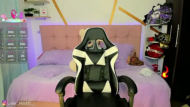 Luna blackk online show from 02.11.26