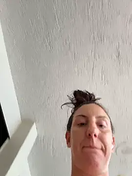 Snapshot of sweetsirenn chatting on 02.14.26 sweetsirenn online show from 02.14.26