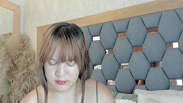 juliette pretty  online show from 03.30.26