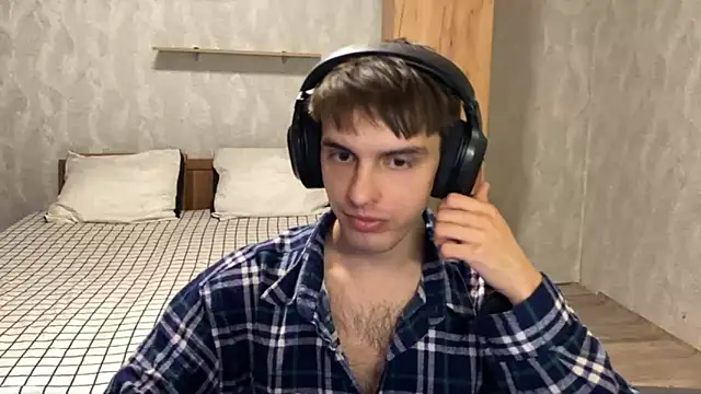 Snapshot of elliot_scott chatting on 09.14.25 elliot scott online show from 09.14.25