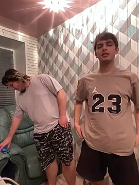 Snapshot of elliot_scott chatting on 11.24.25 elliot scott online show from 11.24.25