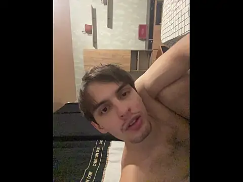 Snapshot of elliot_scott chatting on 12.15.25 elliot scott online show from 12.15.25