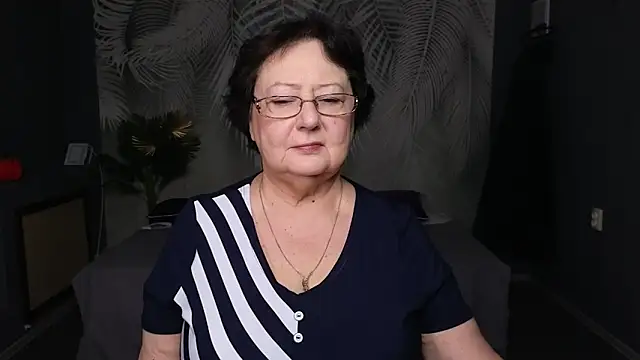 Margo Moll online show from 11.26.25