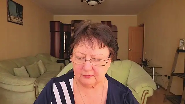 Margo Moll online show from 02.06.26