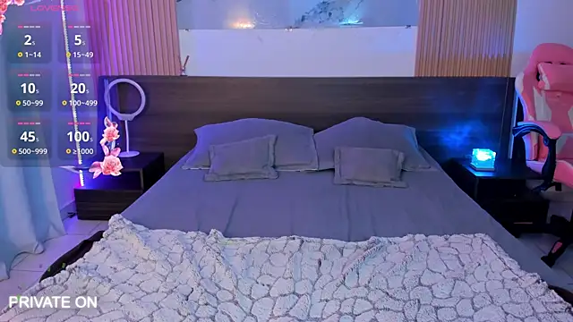 Snapshot of samanthaa_moon chatting on 09.24.25 samanthaa moon online show from 09.24.25