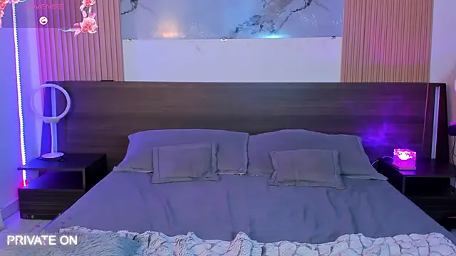 Snapshot of samanthaa_moon chatting on 10.23.25 samanthaa moon online show from 10.23.25