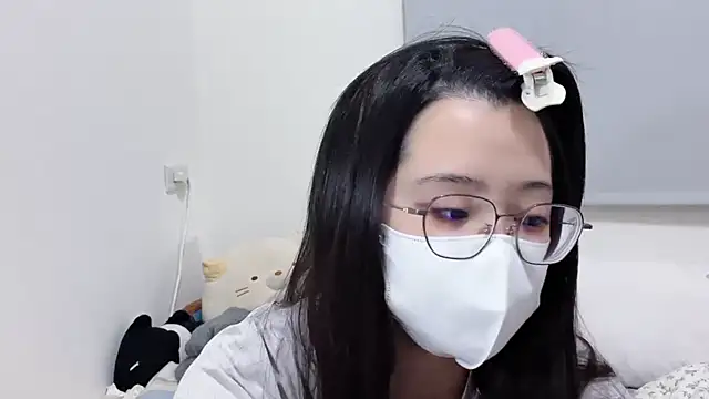 Snapshot of LHeart chatting on 10.22.25 LHeart online show from 10.22.25