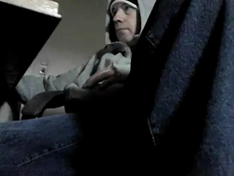 Snapshot of skateboy78 chatting on 12.14.24 skateboy78 online show from 12.14.24