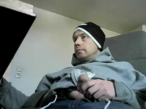 Snapshot of skateboy78 chatting on 01.03.25 skateboy78 online show from 01.03.25