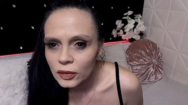 Sweeteest Julie online show from 04.15.26