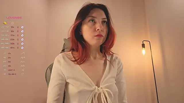 Snapshot of Pussy_Dream chatting on 10.27.25 Pussy Dream online show from 10.27.25