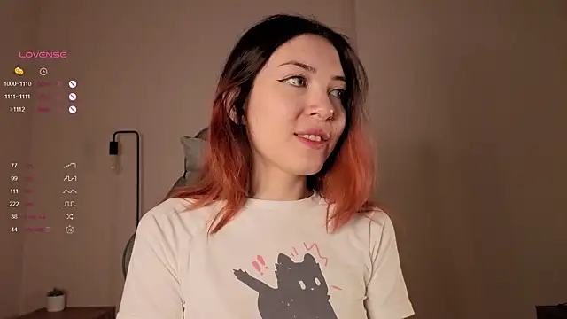 Snapshot of Pussy_Dream chatting on 12.13.25 Pussy Dream online show from 12.13.25