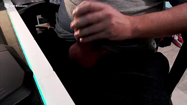 Snapshot of elgigologigante chatting on 10.23.25 elgigologigante online show from 10.23.25