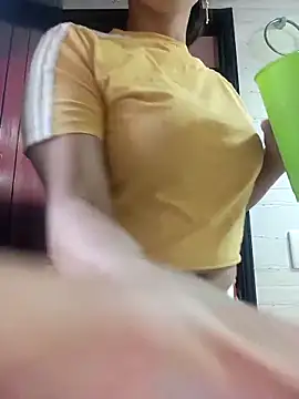 Snapshot of Fox_Roxxan chatting on 09.14.25 Fox Roxxan online show from 09.14.25