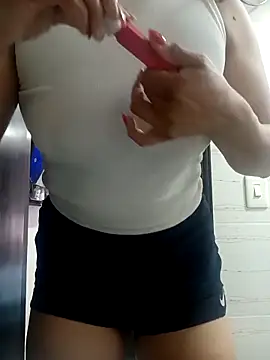 Snapshot of Fox_Roxxan chatting on 09.25.25 Fox Roxxan online show from 09.25.25