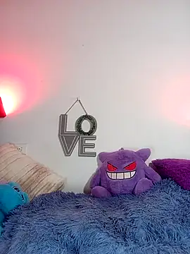 Snapshot of Fox_Roxxan chatting on 11.14.25 Fox Roxxan online show from 11.14.25