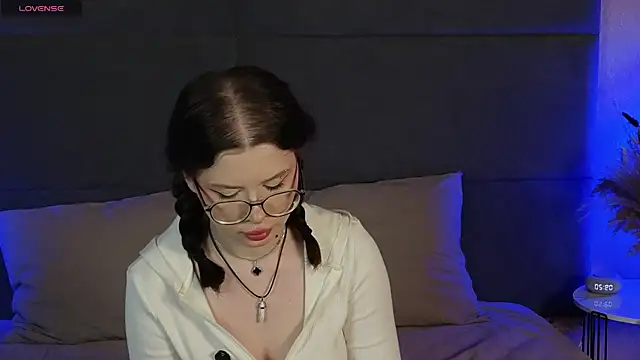 Snapshot of RianaRey chatting on 06.05.26 RianaRey online show from 06.05.26