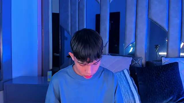 Sebax Young online show from 09.08.25