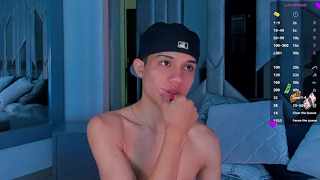 Sebax Young online show from 10.24.25