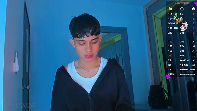 Sebax Young online show from 10.28.25