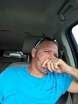 cubanitofeliz40 online show from 10.28.25