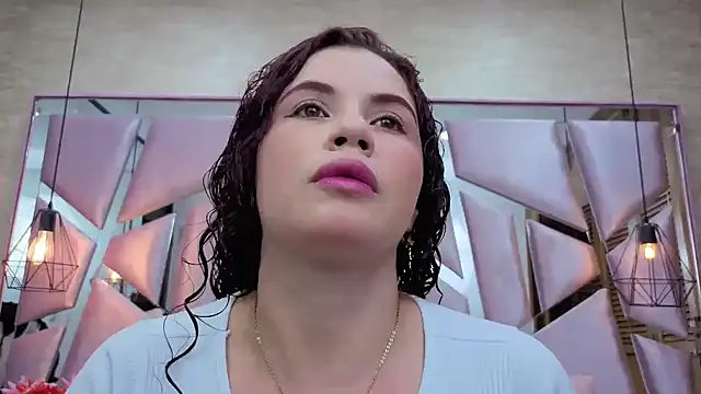 ThaliaCross online show from 03.31.26