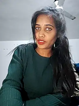 Snapshot of cute_radhikaa chatting on 01.08.26 cute radhikaa online show from 01.08.26