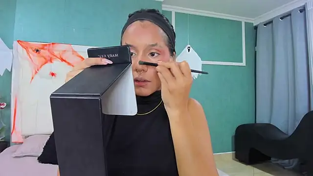 Snapshot of ania_gomez chatting on 10.25.25 ania gomez online show from 10.25.25