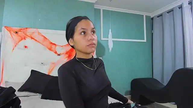 Snapshot of ania_gomez chatting on 10.26.25 ania gomez online show from 10.26.25