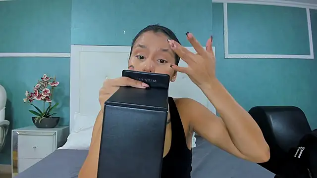 Snapshot of ania_gomez chatting on 11.15.25 ania gomez online show from 11.15.25