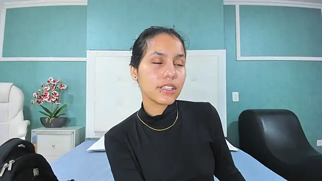 Snapshot of ania_gomez chatting on 12.03.25 ania gomez online show from 12.03.25