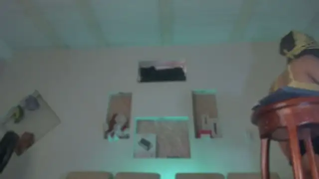 Chloe cooperr online show from 12.20.25