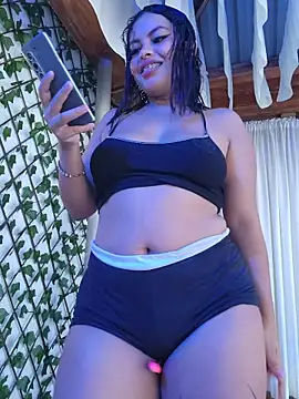 Snapshot of Yessica_Lopezz chatting on 04.20.26 Yessica Lopezz online show from 04.20.26