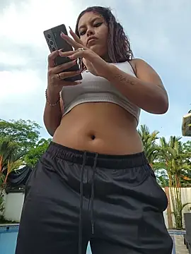 Snapshot of Yessica_Lopezz chatting on 05.14.26 Yessica Lopezz online show from 05.14.26