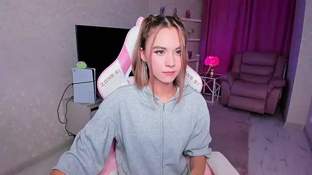EllaCurtis online show from 05.30.26