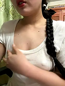 Snapshot of LinYi_Office chatting on 11.26.25 LinYi Office online show from 11.26.25