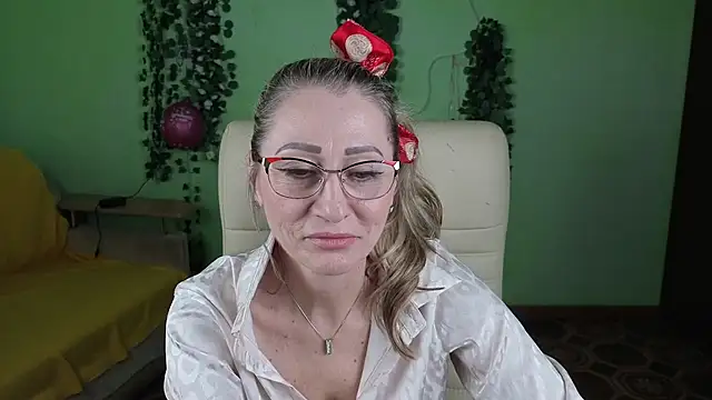 Snapshot of Habibi_Honeyy chatting on 10.07.25 Habibi Honeyy online show from 10.07.25