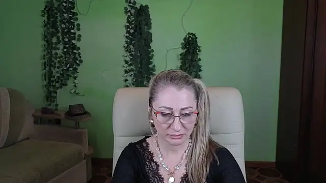 Snapshot of Habibi_Honeyy chatting on 11.07.25 Habibi Honeyy online show from 11.07.25