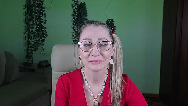 Snapshot of Habibi_Honeyy chatting on 11.08.25 Habibi Honeyy online show from 11.08.25