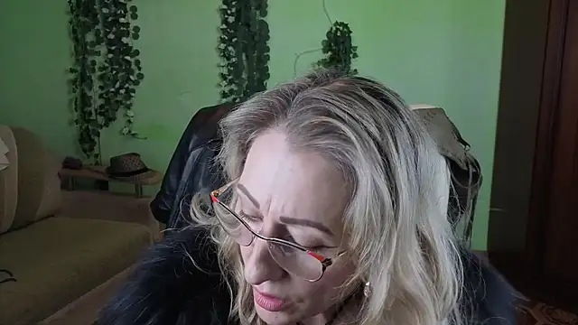 Snapshot of Habibi_Honeyy chatting on 12.05.25 Habibi Honeyy online show from 12.05.25