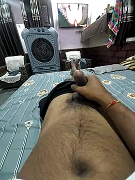 Snapshot of Top_Non_Stop chatting on 10.08.25 Top Non Stop online show from 10.08.25