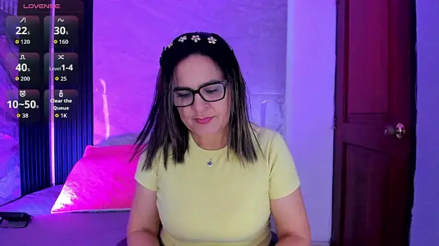 Agatha Pleasure online show from 03.04.26