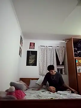 Snapshot of Cremadecielo chatting on 10.14.25 Cremadecielo online show from 10.14.25