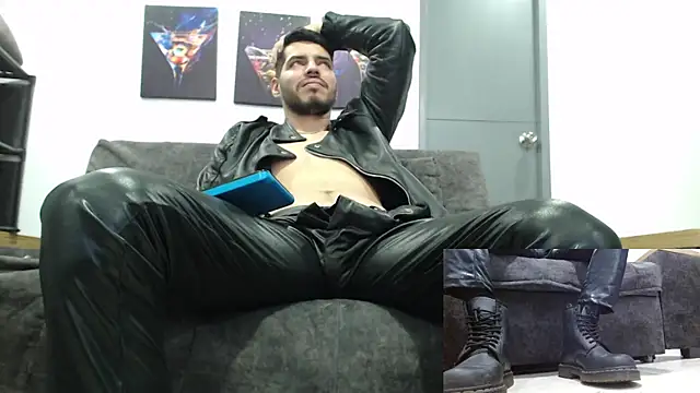 Snapshot of mackdaniels chatting on 11.27.25 mackdaniels online show from 11.27.25